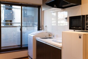 高級雙人房, 非吸煙房 | 私人廚房 | 雪櫃、微波爐、爐具、電熱水壺