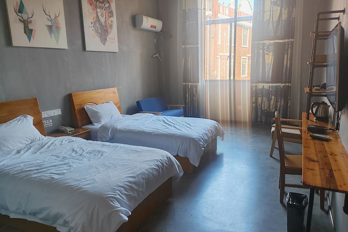 Basic Double Room | Living area