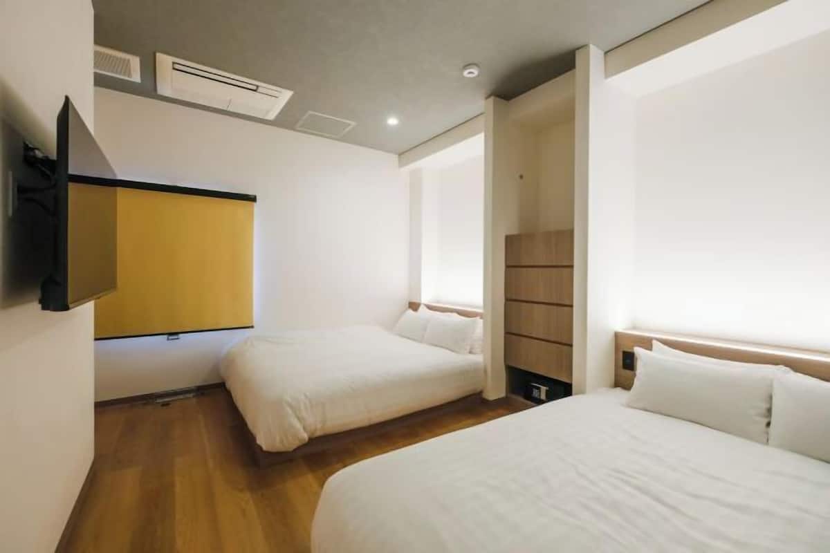 2 bedrooms, in-room safe, blackout drapes, free WiFi