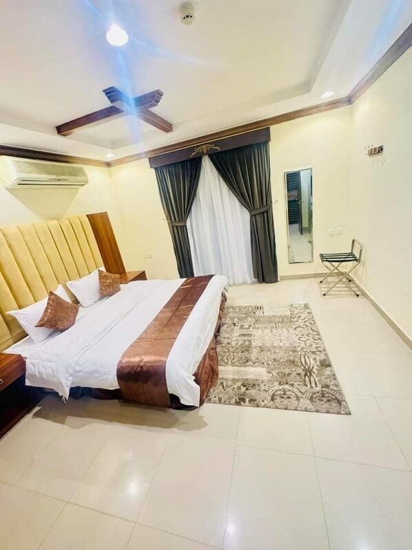 Iron/ironing board, free WiFi