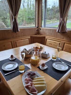 Dining - Chalet 'Martina' with Mountain View, Beautiful Terrace and Sauna (Stadl an der Mur)