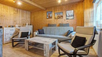 Fernseher, DVD-Player, Stereoanlage