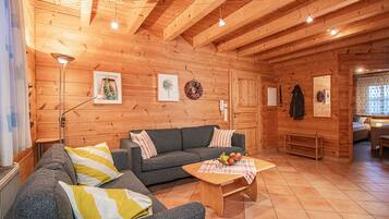 Fernseher, Tischtennisplatte