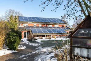 Exterior - Apartment 'Erwin' with Shared Terrace, Shared Garden and Wi-Fi (Breklum)