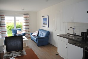 Interior - Apartment 'Stine' with Shared Terrace, Shared Garden and Wi-Fi (Breklum)