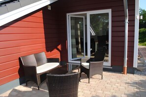 Terrace/patio - Apartment 'Hinnerk' with Shared Terrace, Shared Garden and Wi-Fi (Breklum)