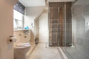 Standard Apartment, Balcony | Bathroom