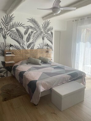 3 bedrooms, iron/ironing board, travel crib, WiFi