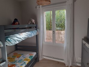 3 bedrooms, iron/ironing board, travel cot, WiFi