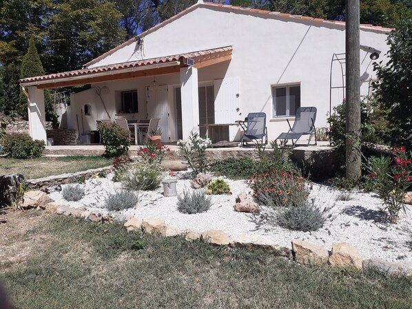 Exterior - Comfortable country house with large fenced garden (Tourves)