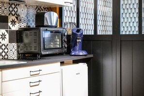 Fridge, microwave, oven, stovetop - Charming Studio in Les Sables d’Olonne – Prime Location! (Les Sables-d´Olonne)