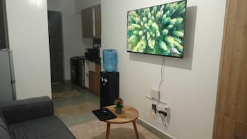 Smart-TV, Videospiele, Bücher