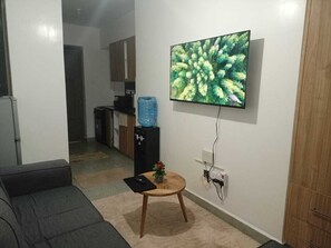 TV connectée, jeux vidéo, livres