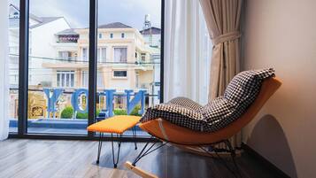 In-room safe, individually decorated, individually furnished, desk