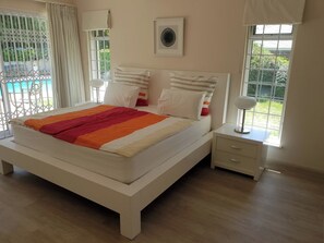3 chambres, fer et planche à repasser, Wi-Fi, draps fournis
