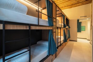 In-room safe, free WiFi