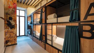 Free WiFi, bed sheets