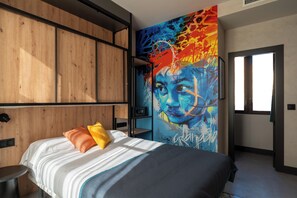 Double Room | Free WiFi, bed sheets - The Central House Granada Elvira Hostel (Granada)