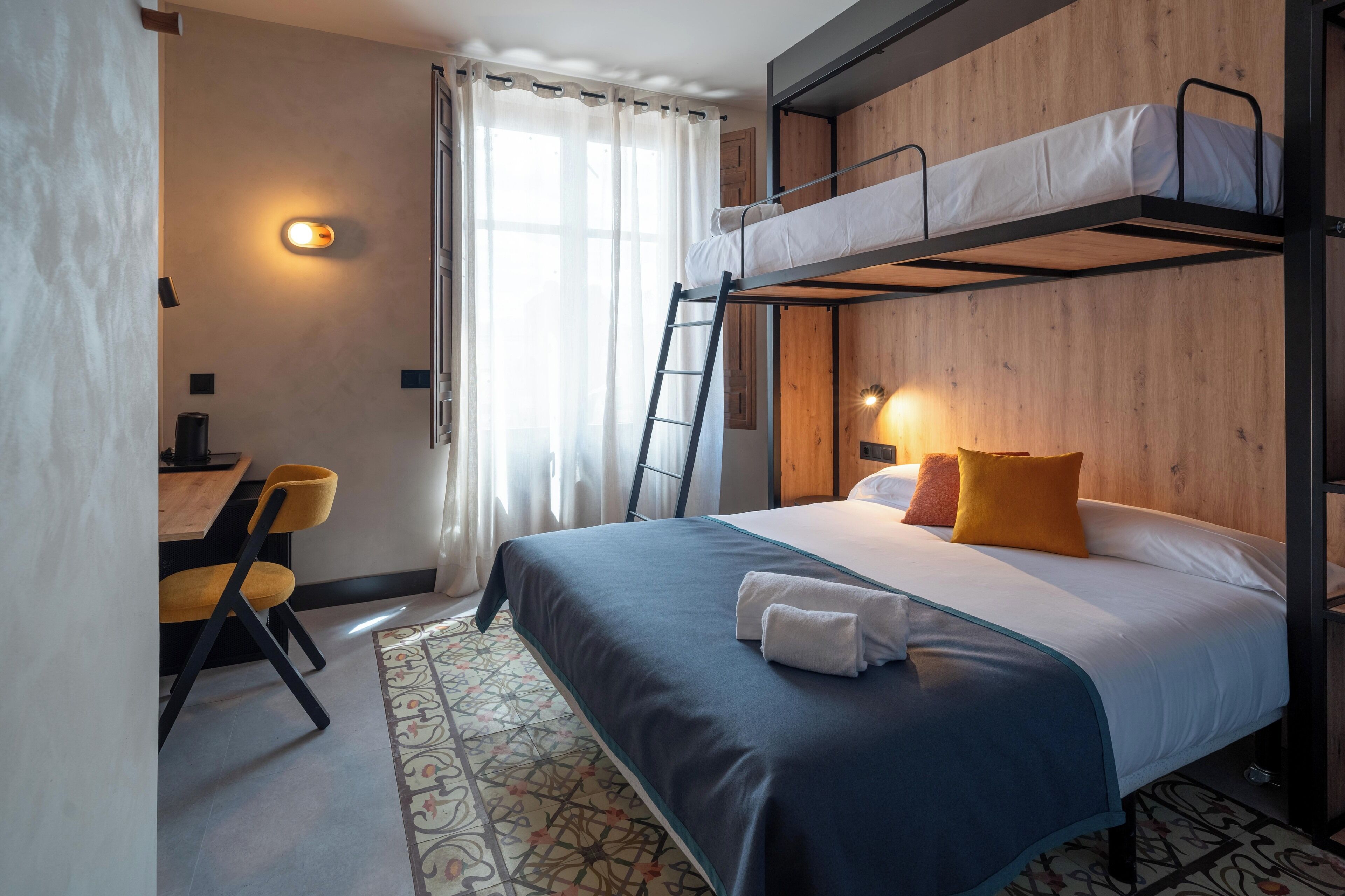 Free WiFi, bed sheets