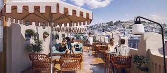 The Central House Granada Elvira Hostel