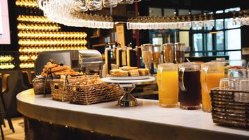 Daily buffet breakfast (EUR 7.5 per person)