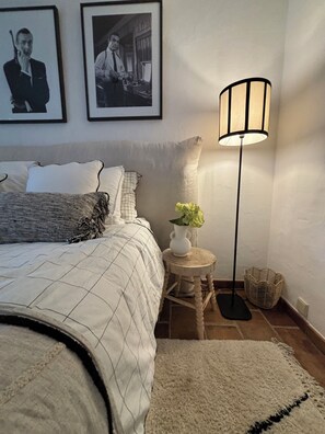 4 chambres, fer et planche à repasser, Wi-Fi, draps fournis