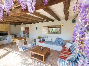 House | Balcony - Belvilla by OYO Villa Serenity (Forallac)