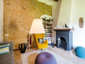 House | Living room - Belvilla by OYO Villa Serenity (Forallac)