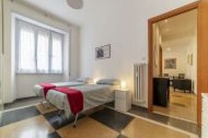 2 slaapkamers, een strijkplank/strijkijzer, wifi, beddengoed