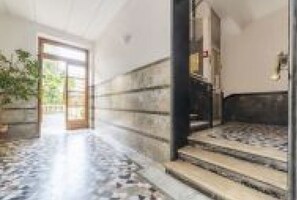 Interior - Bologna Square Apartment (Roma)