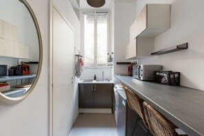 Private kitchen - GuestHost - Cosy Studio Apt in the Heart of Milan! (Milano)