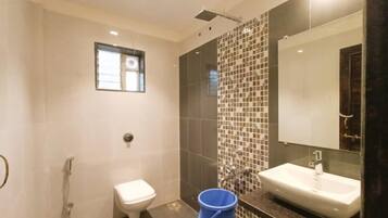 Shower, free toiletries, towels, soap