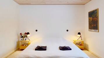 Classic Double or Twin Room, Lake View | Free WiFi