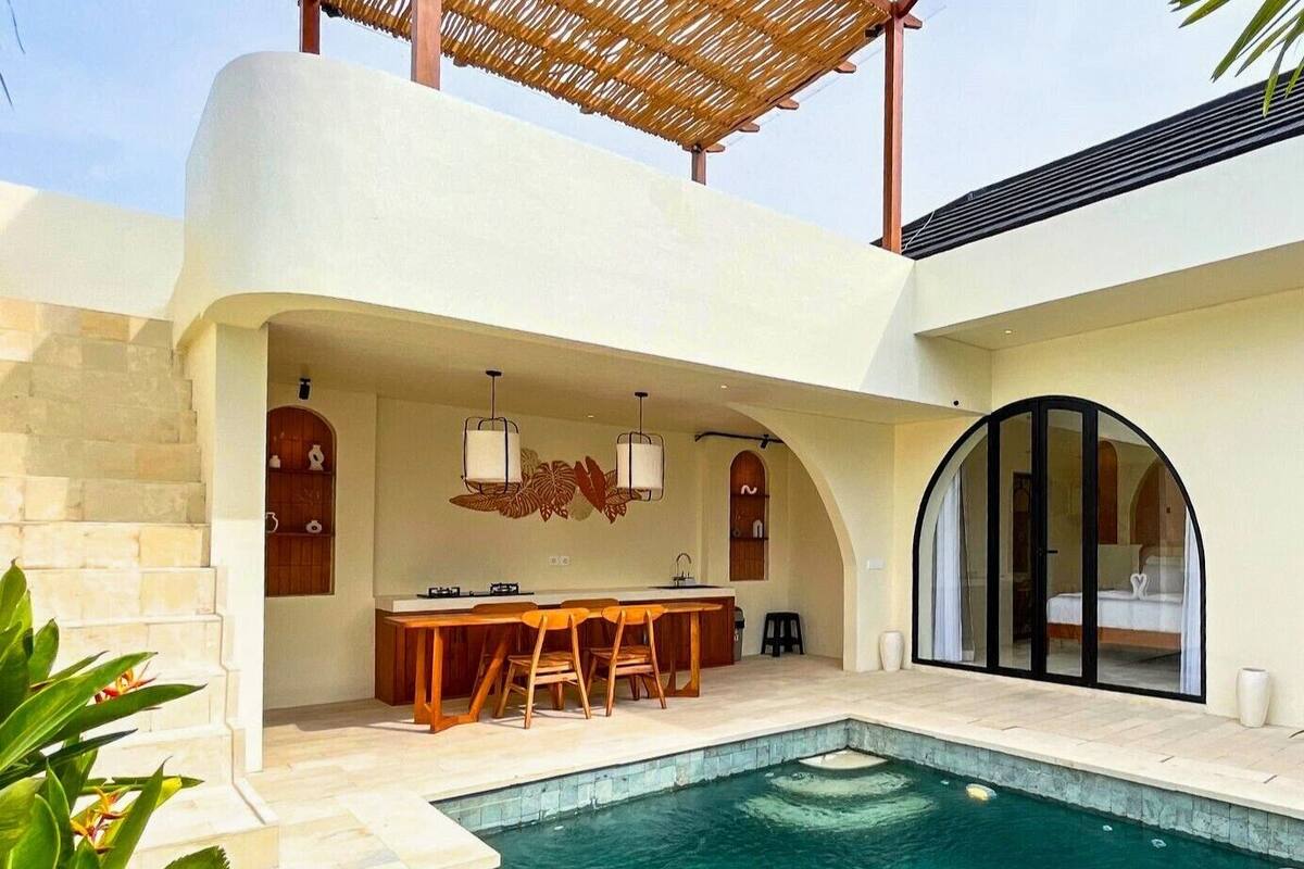 Private pool