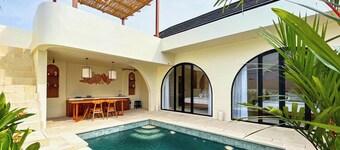 Esha Private Pool Villas by AGATA