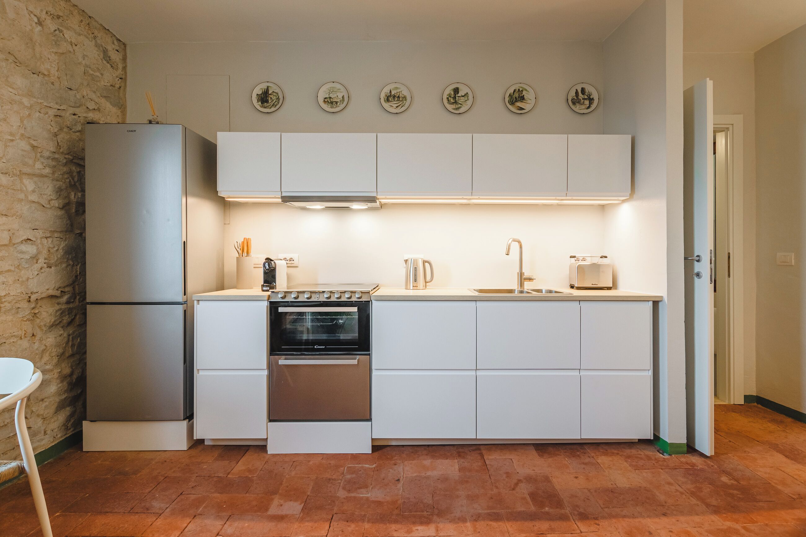 Kühlschrank, Ofen, Herdplatte, Geschirrspüler