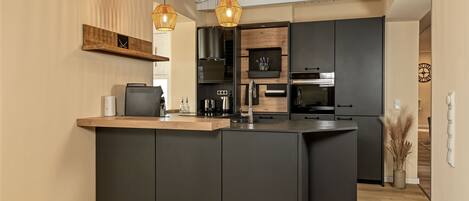 Kühlschrank, Ofen, Herdplatte, Geschirrspüler