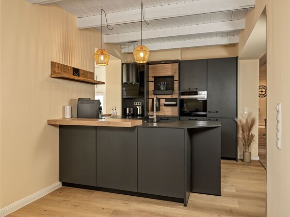 Réfrigérateur, four, plaque de cuisson, lave-vaisselle