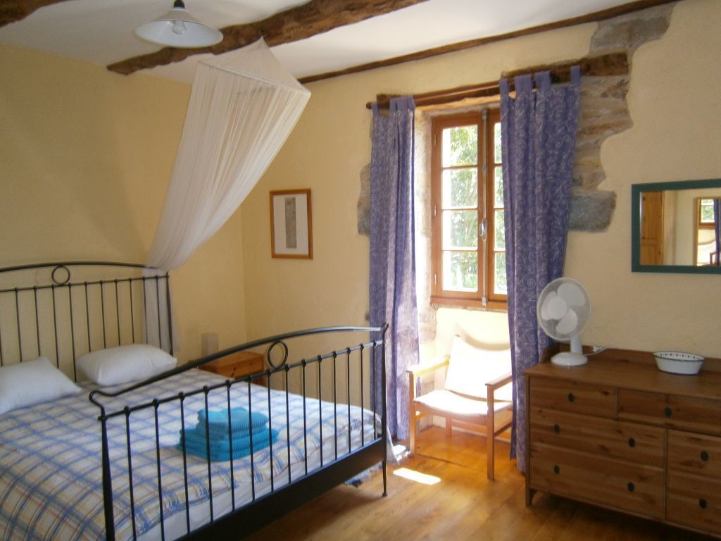 3 bedrooms, iron/ironing board, travel crib, WiFi