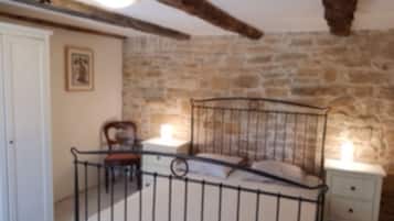 3 dormitorios, tabla de planchar con plancha, cuna de viaje y wifi