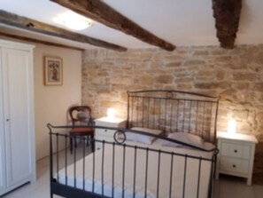 3 soverom, strykejern/-brett, reiseseng for barn og wi-fi