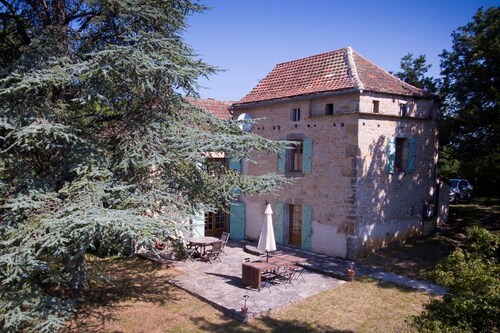 Villa (sleeps 6), private pool, gardens surrounded by countryside and woodland