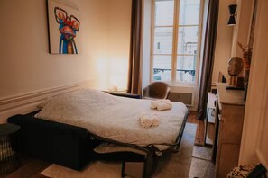 2 makuuhuonetta, silitysrauta/-lauta, Wi-Fi, vuodevaatteet