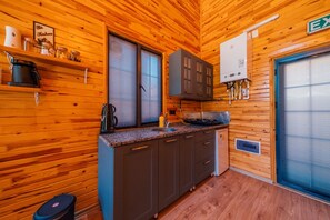 Deluxe Bungalow, Mountain View | Dapur peribadi