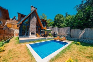 Deluxe Bungalow, Mountain View | Meja, ruang kerja komputer riba, katil bayi/kot (percuma)