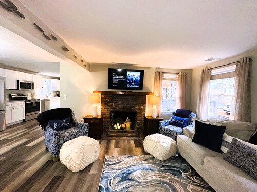 Solace in the Sun- Adj. Beds/Game Rm/Soakng Tub/Dog Ok