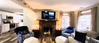 Solace in the Sun- Adj. Beds/Game Rm/Soakng Tub/Dog Ok