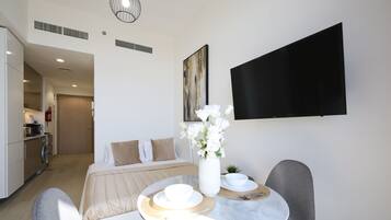 Caja de seguridad en la habitación y cortinas blackout