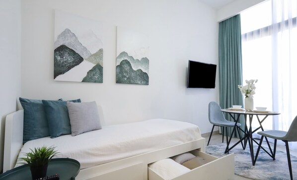 Studio, uitzicht op de stad | Een kluis op de kamer, verduisterende gordijnen