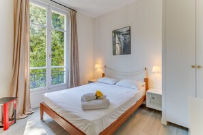 1 chambre, fer et planche à repasser, accès au Wi-Fi (inclus)